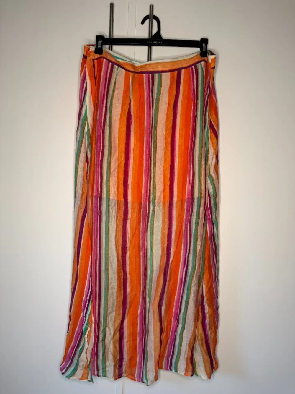 Express Two Piece Set: Textured Striped V-neck Twist Front Tank + Textured Strip